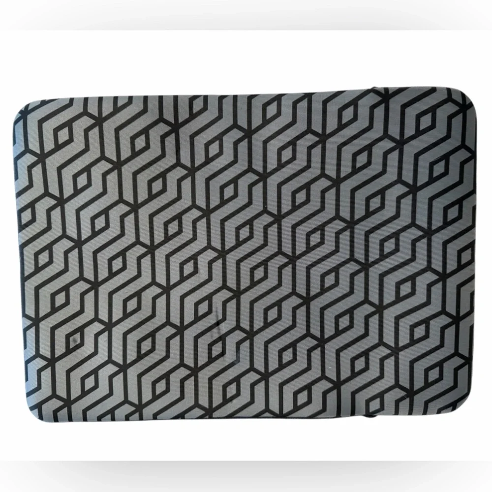 HP Chroma CMF Geo Neoprene Reversible 14″ Laptop Sleeve Gray & Black